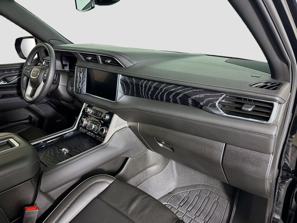 Used 2023 GMC Yukon Denali image 32