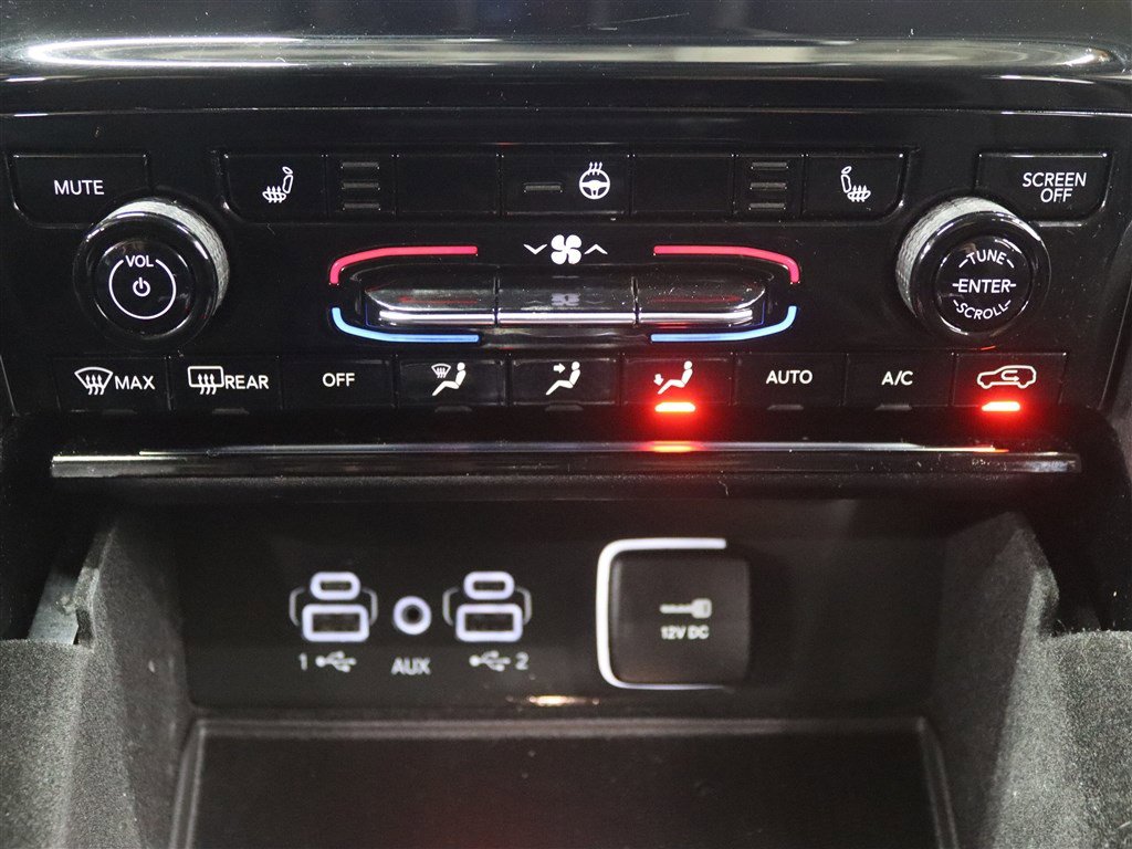 Used 2022 Jeep Grand Cherokee L Laredo w/ Luxury Tech Group I AWD/4WD image 35