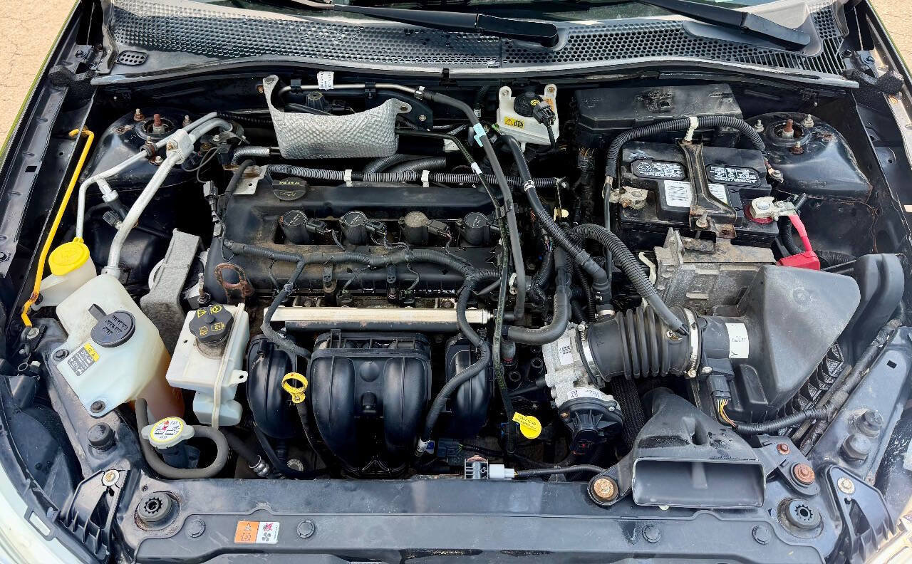 Used 2010 Ford Focus SE FWD image 18