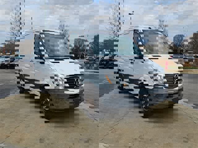 Used 2015 Mercedes-Benz Sprinter 2500 image 3