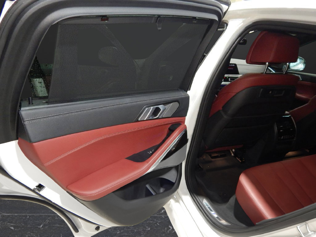 Used 2021 BMW X6 xDrive40i AWD/4WD image 18
