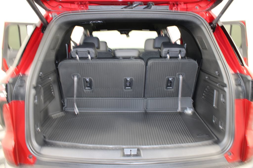 New 2026 Chevrolet Traverse LT w/ LPO, Floor Liner Package FWD image 18