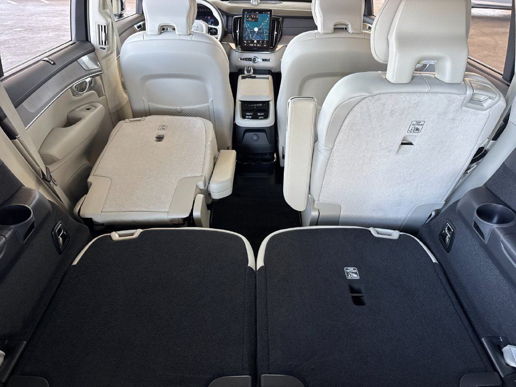 New 2027 Volvo XC90 T8 Ultra AWD/4WD image 15