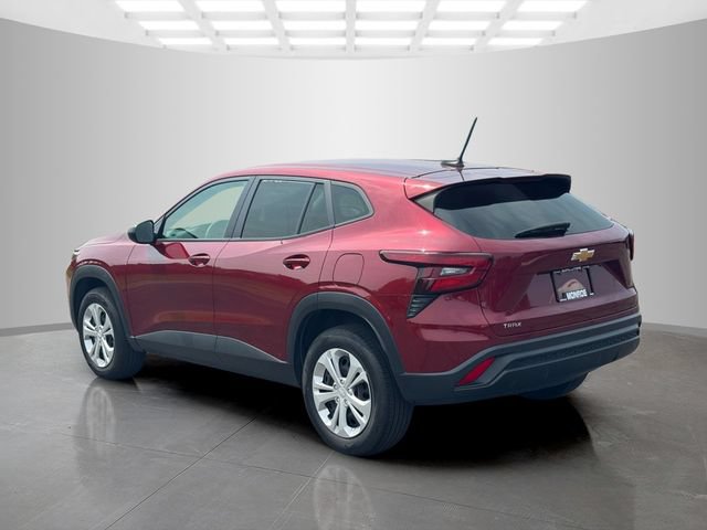 Used 2024 Chevrolet Trax LS w/ Driver Confidence Package FWD image 5