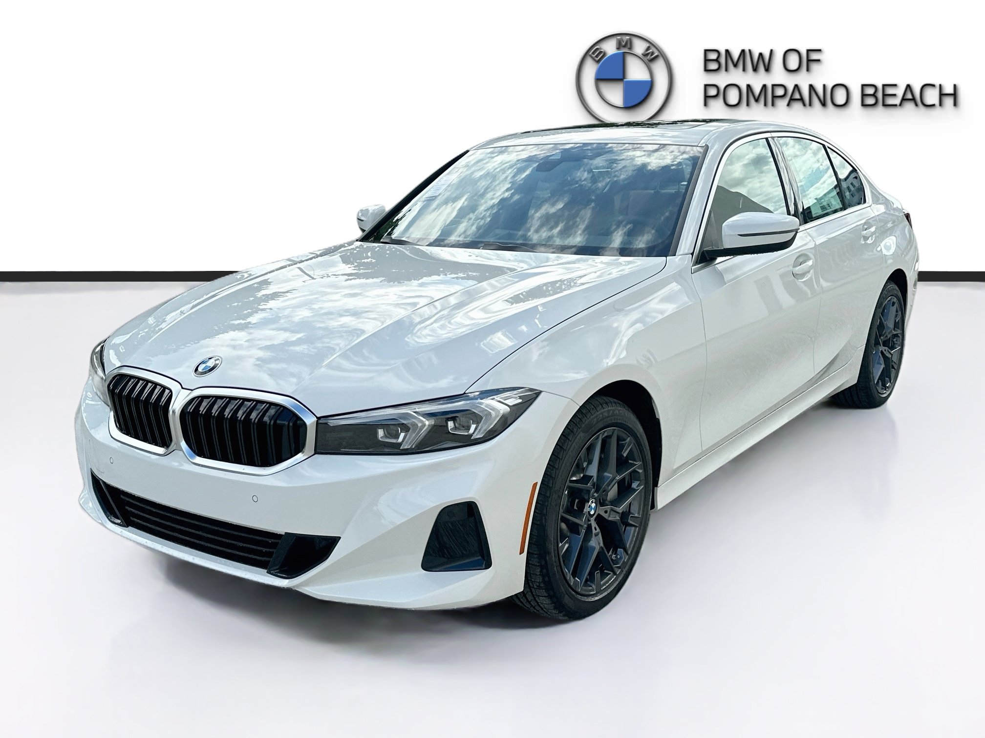 New 2026 BMW 330i Sedan w/ Convenience Package RWD image 3
