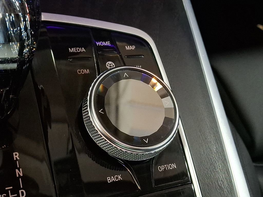 Certified 2022 BMW X7 xDrive40i w/ Premium Package image 23