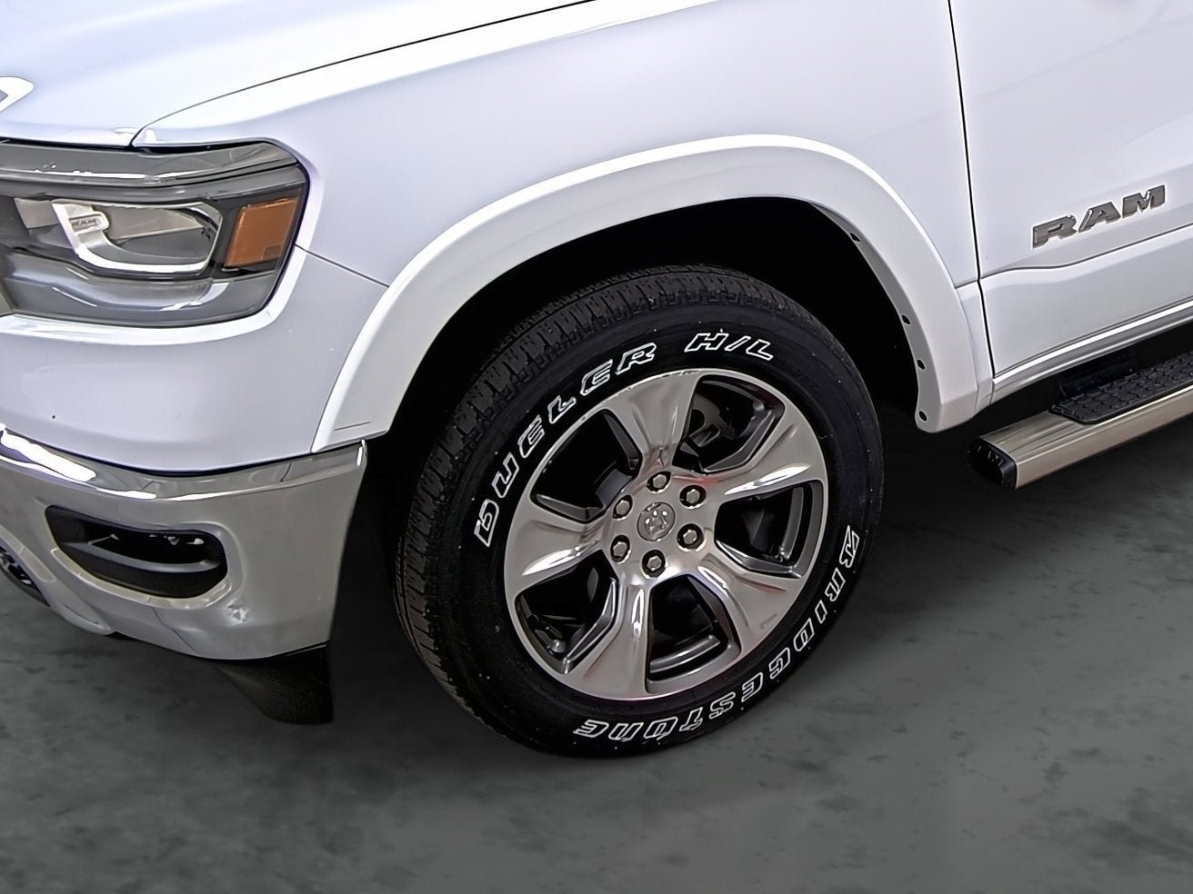 Used 2022 RAM 1500 Laramie AWD/4WD image 7