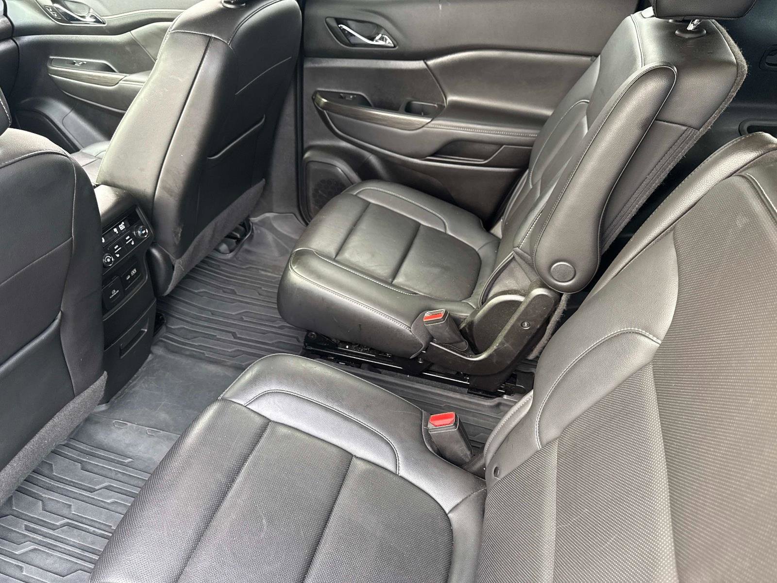 Used 2023 GMC Acadia SLT w/ Elevation Edition image 14