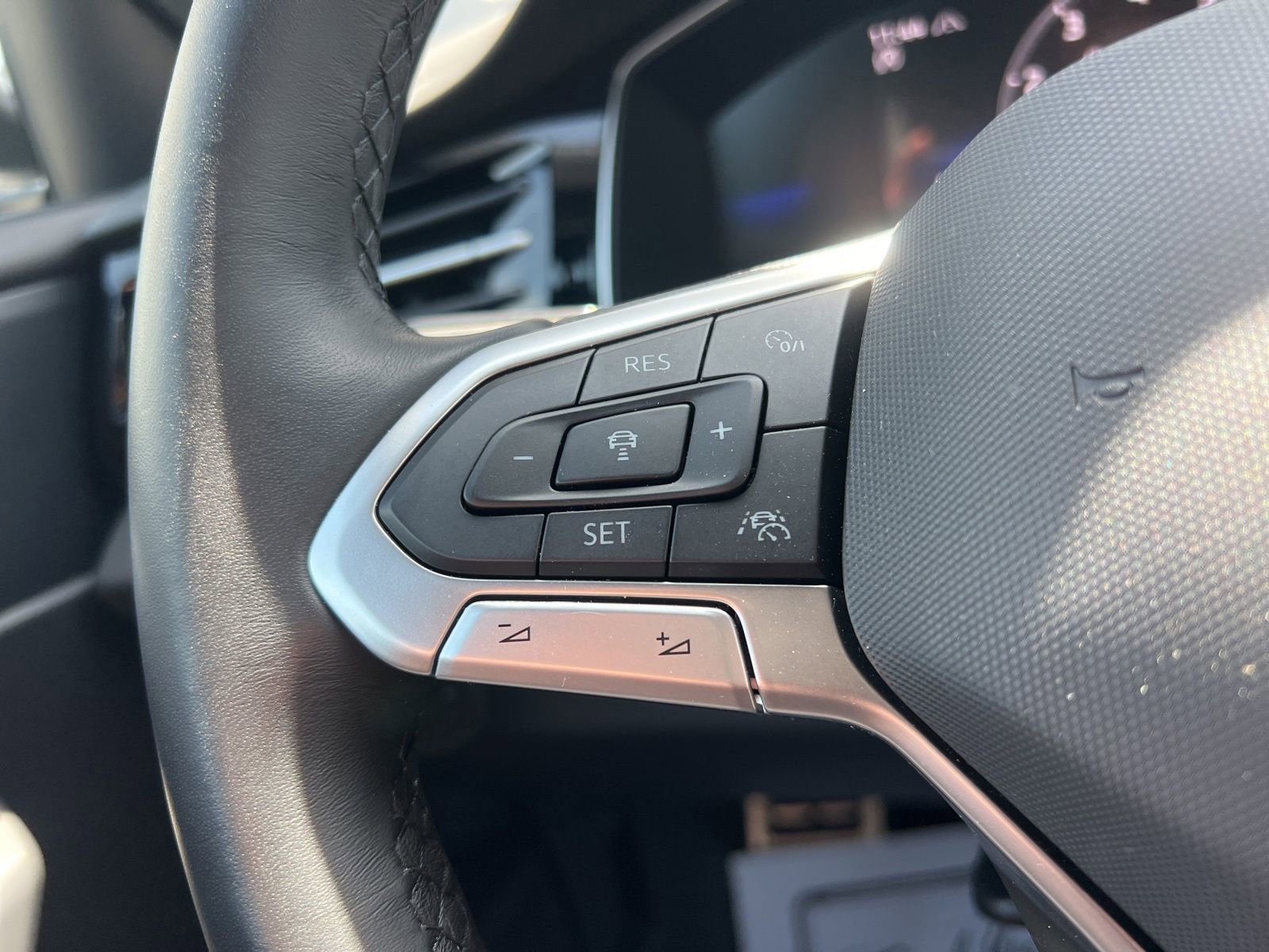 Used 2025 Volkswagen Jetta Sport image 18