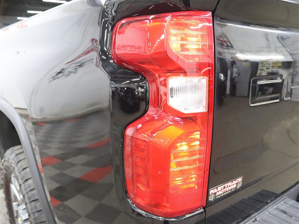 Used 2022 Chevrolet Silverado 2500 LT w/ All Star Edition AWD/4WD image 9