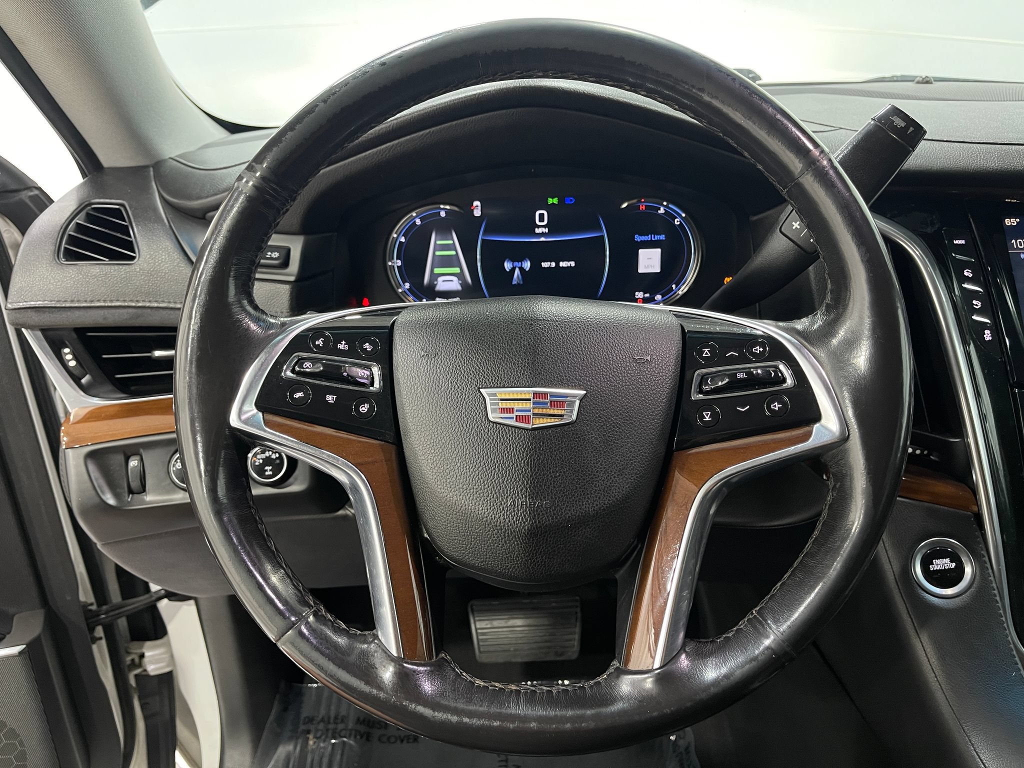 Used 2018 Cadillac Escalade ESV Luxury AWD/4WD image 23