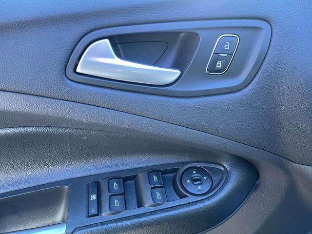 Used 2018 Ford Escape SE image 22