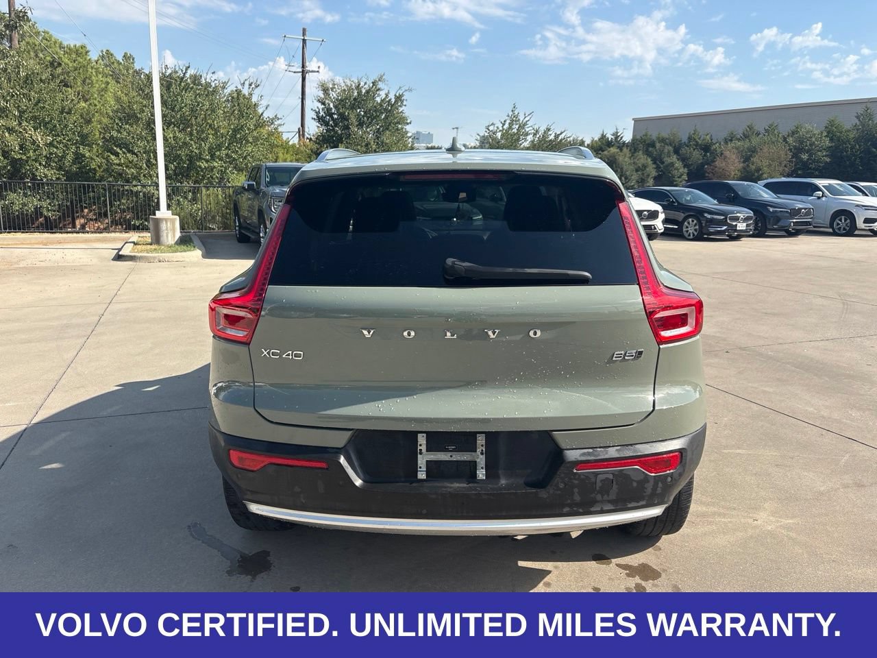Certified 2023 Volvo XC40 B5 Plus w/ Driver Assist Package AWD/4WD image 8