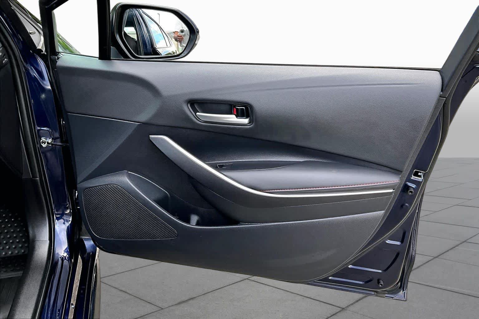 Certified 2025 Toyota Corolla SE w/ SE Premium Package FWD image 22