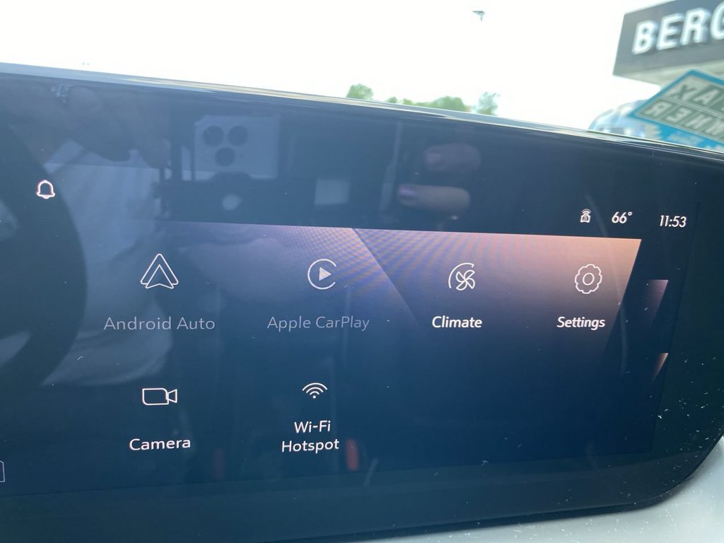 Used 2024 Buick Encore GX Avenir w/ Avenir Technology Package FWD image 16