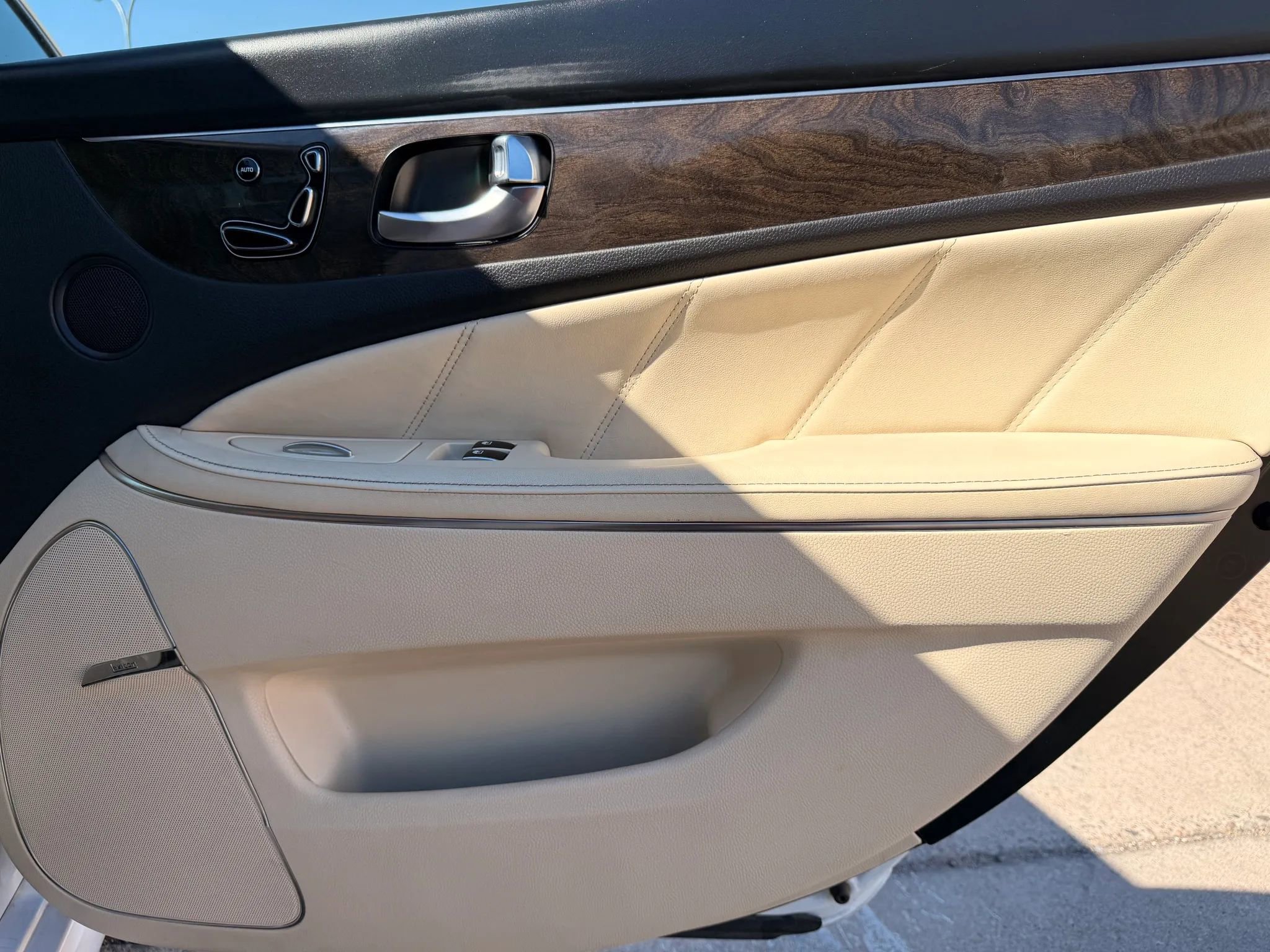 Used 2014 Hyundai Equus Signature image 30