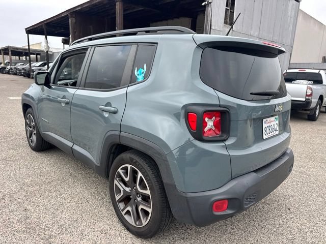 Used 2017 Jeep Renegade Latitude FWD image 7