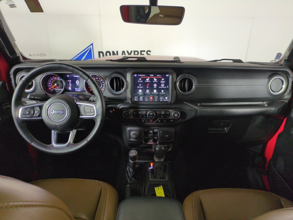 Used 2020 Jeep Wrangler Unlimited Sahara AWD/4WD image 17
