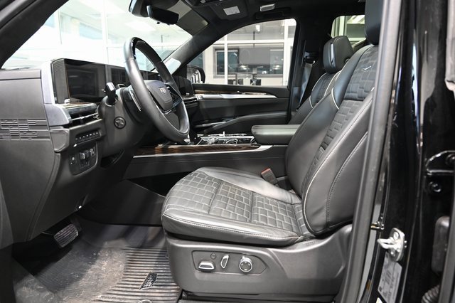 Used 2025 Cadillac Escalade ESV Sport Platinum w/ LPO, Floor Liner Package image 13