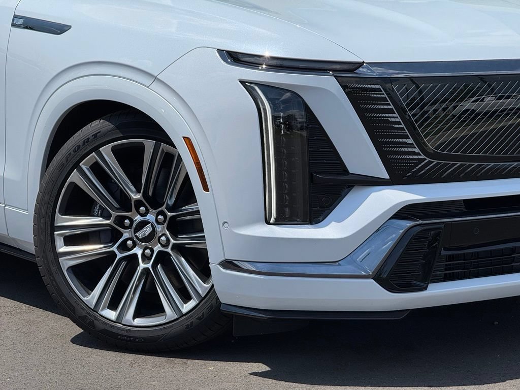 Used 2026 Cadillac Vistiq Platinum w/ LPO, Floor Liner Package AWD/4WD image 11