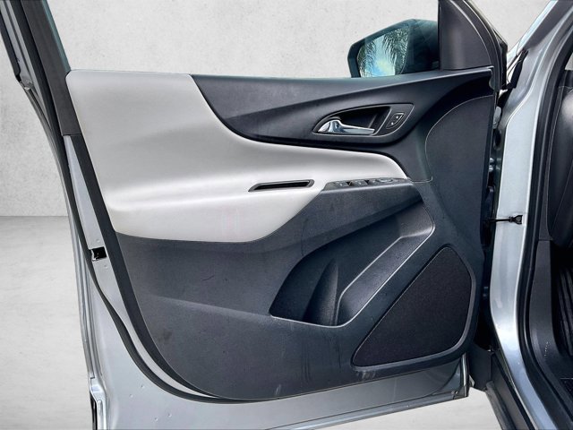 Used 2023 Chevrolet Equinox LS image 18