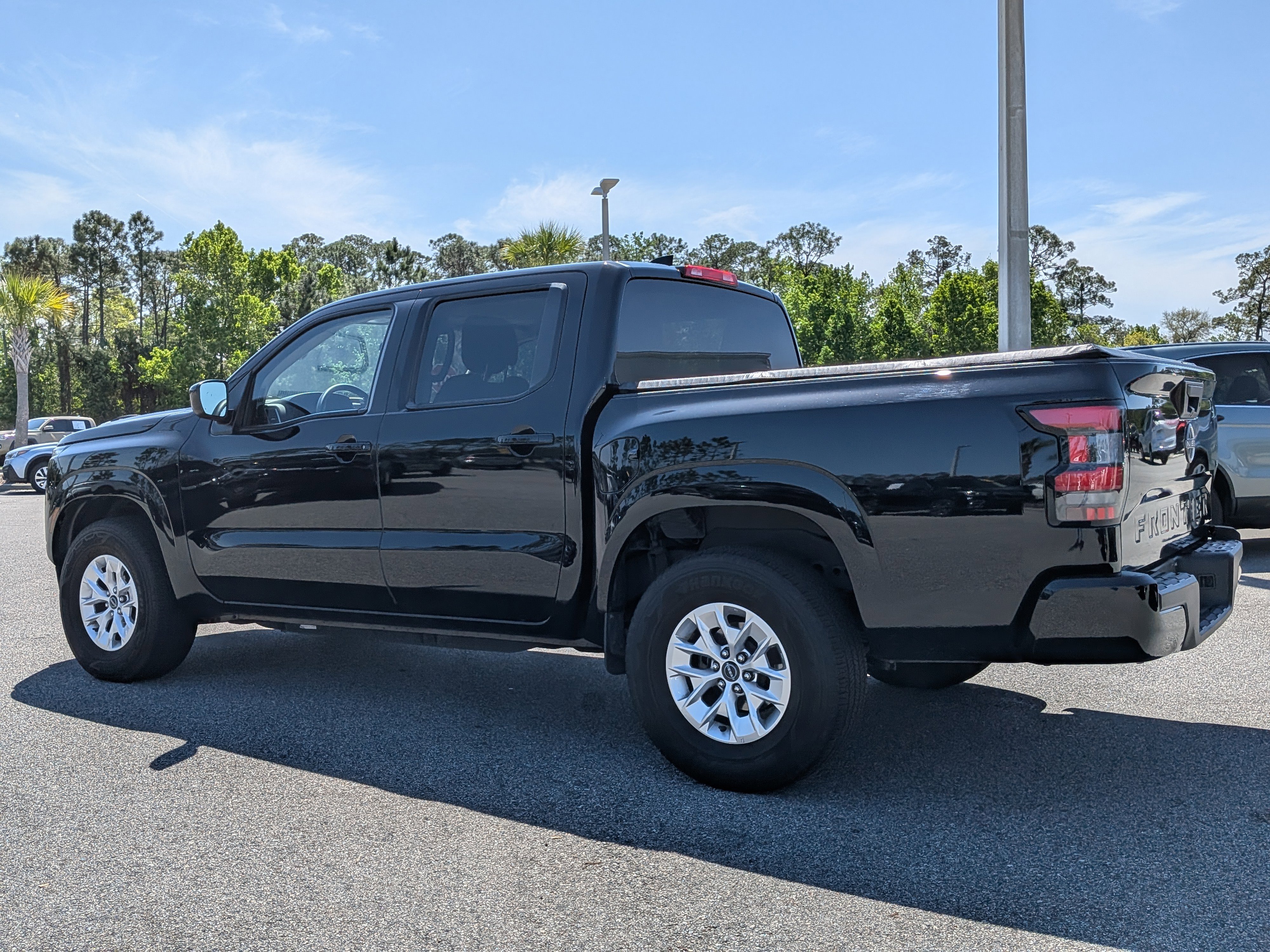 Used 2024 Nissan Frontier SV RWD image 6