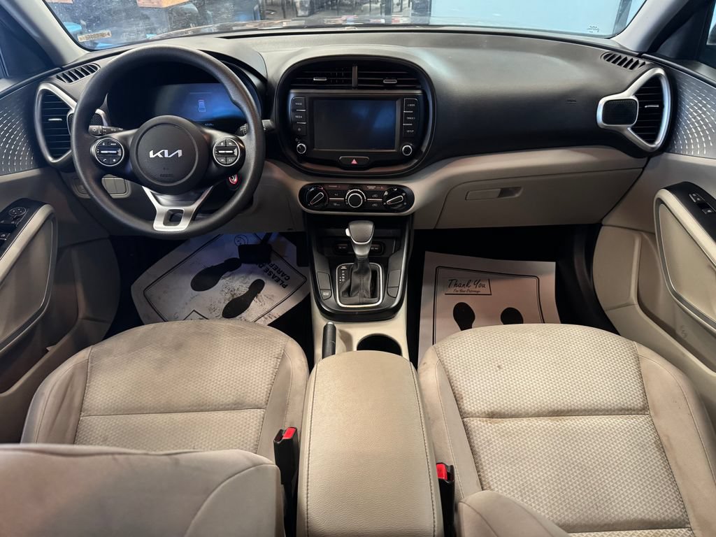 Used 2023 Kia Soul LX FWD image 9
