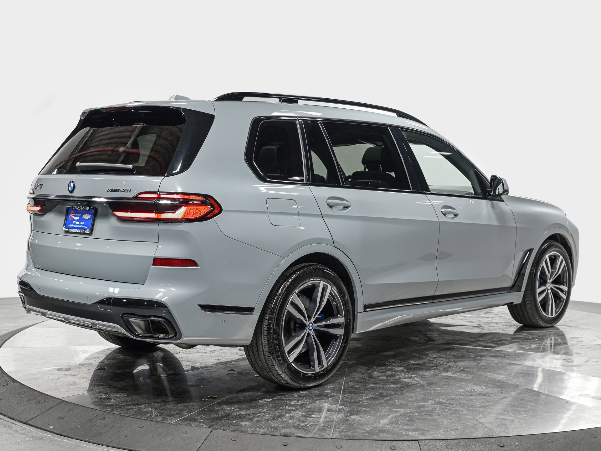 Used 2023 BMW X7 xDrive40i w/ M Sport Package image 7
