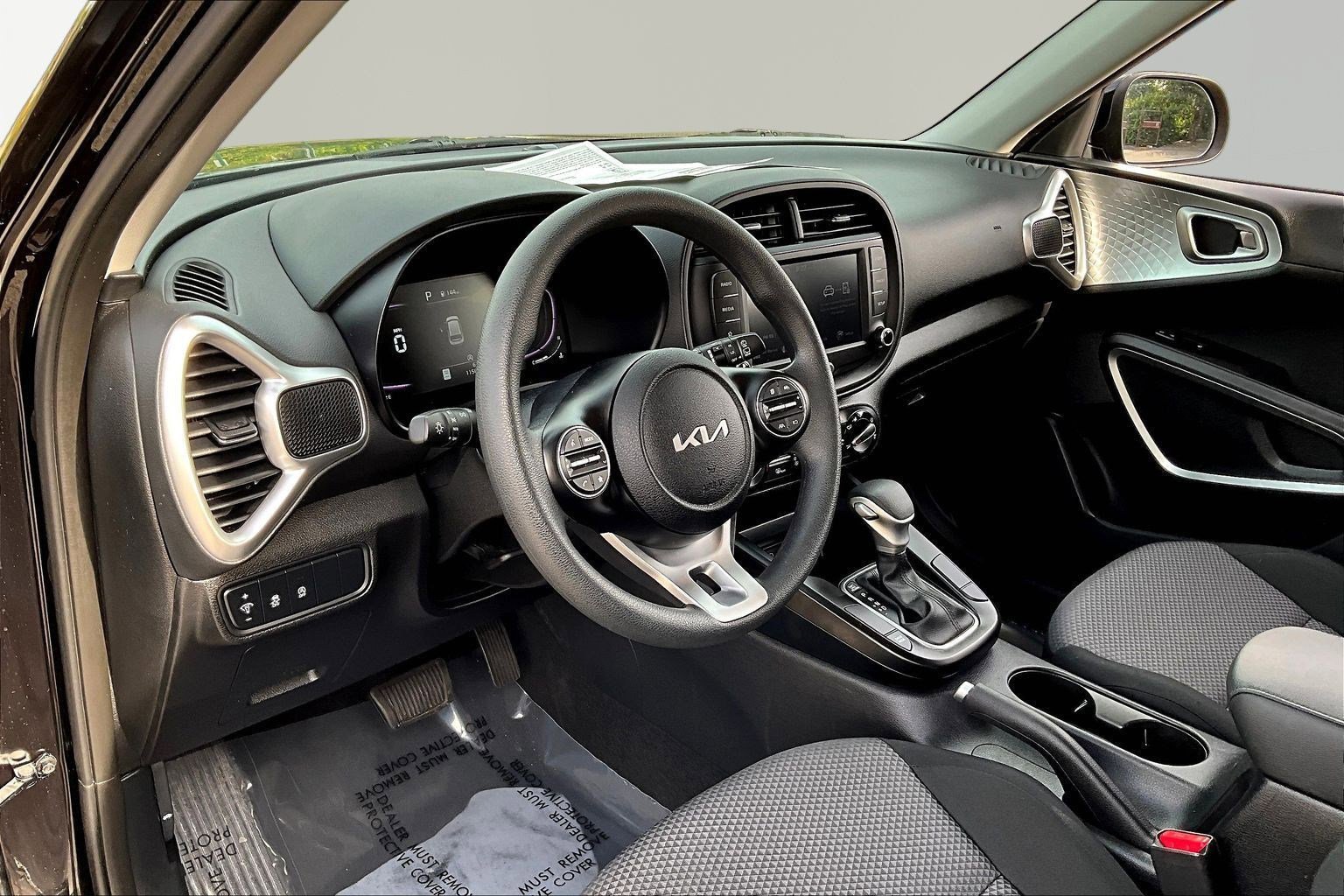 Used 2025 Kia Soul LX FWD image 16