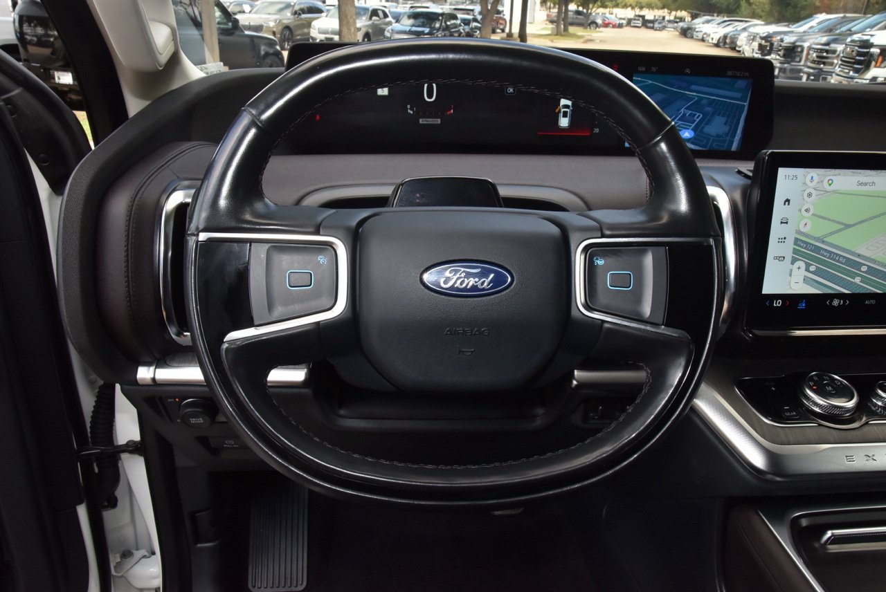 Used 2025 Ford Expedition Max Platinum w/ Platinum Ultimate Package AWD/4WD image 23