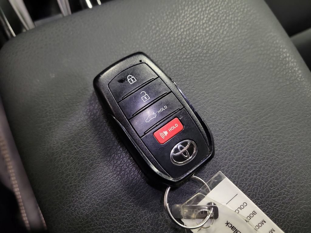 Used 2025 Toyota Camry SE FWD image 19