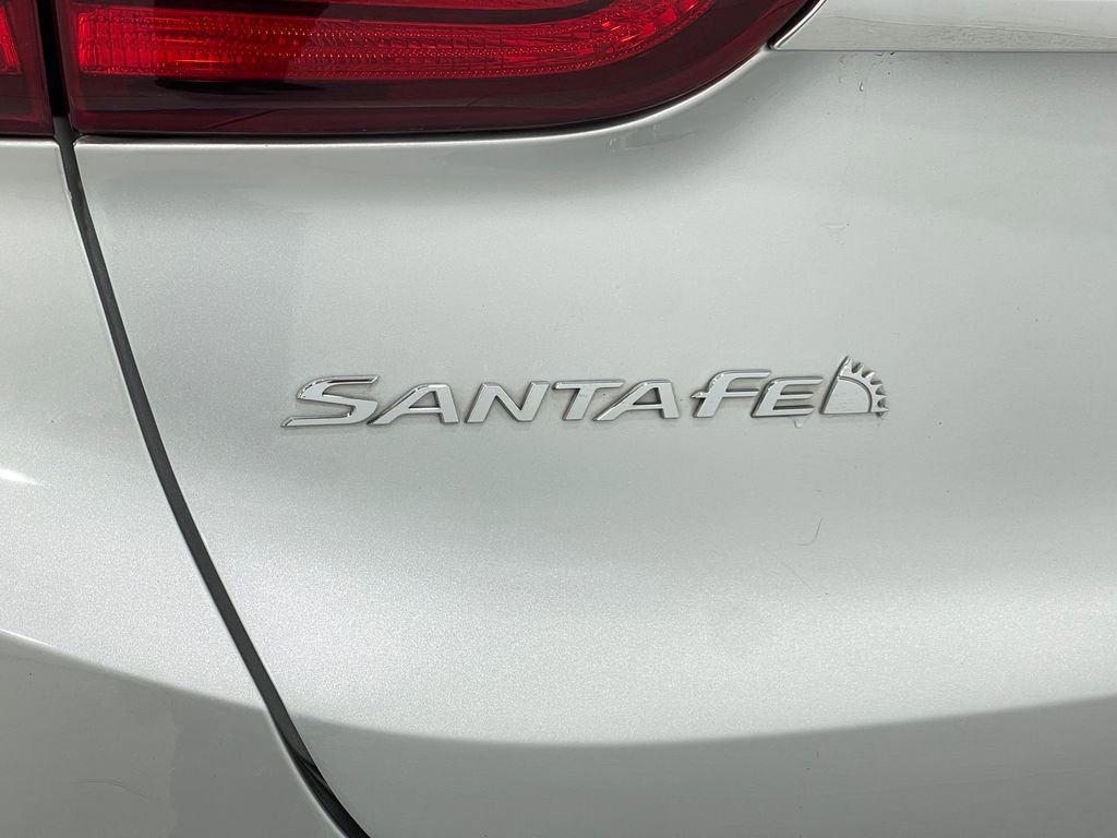 Used 2020 Hyundai Santa Fe SE image 34