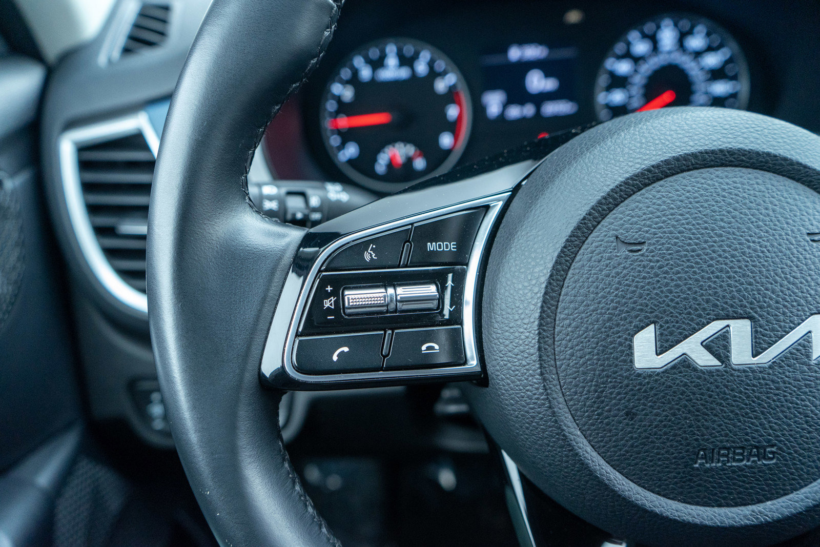 Used 2023 Kia Seltos S w/ Navigation Package image 23