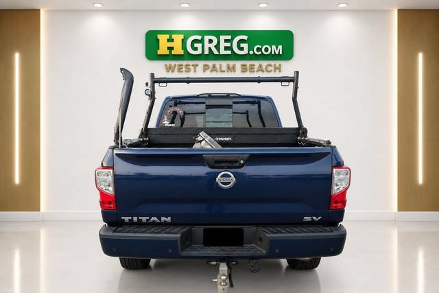 Used 2022 Nissan Titan SV RWD image 8