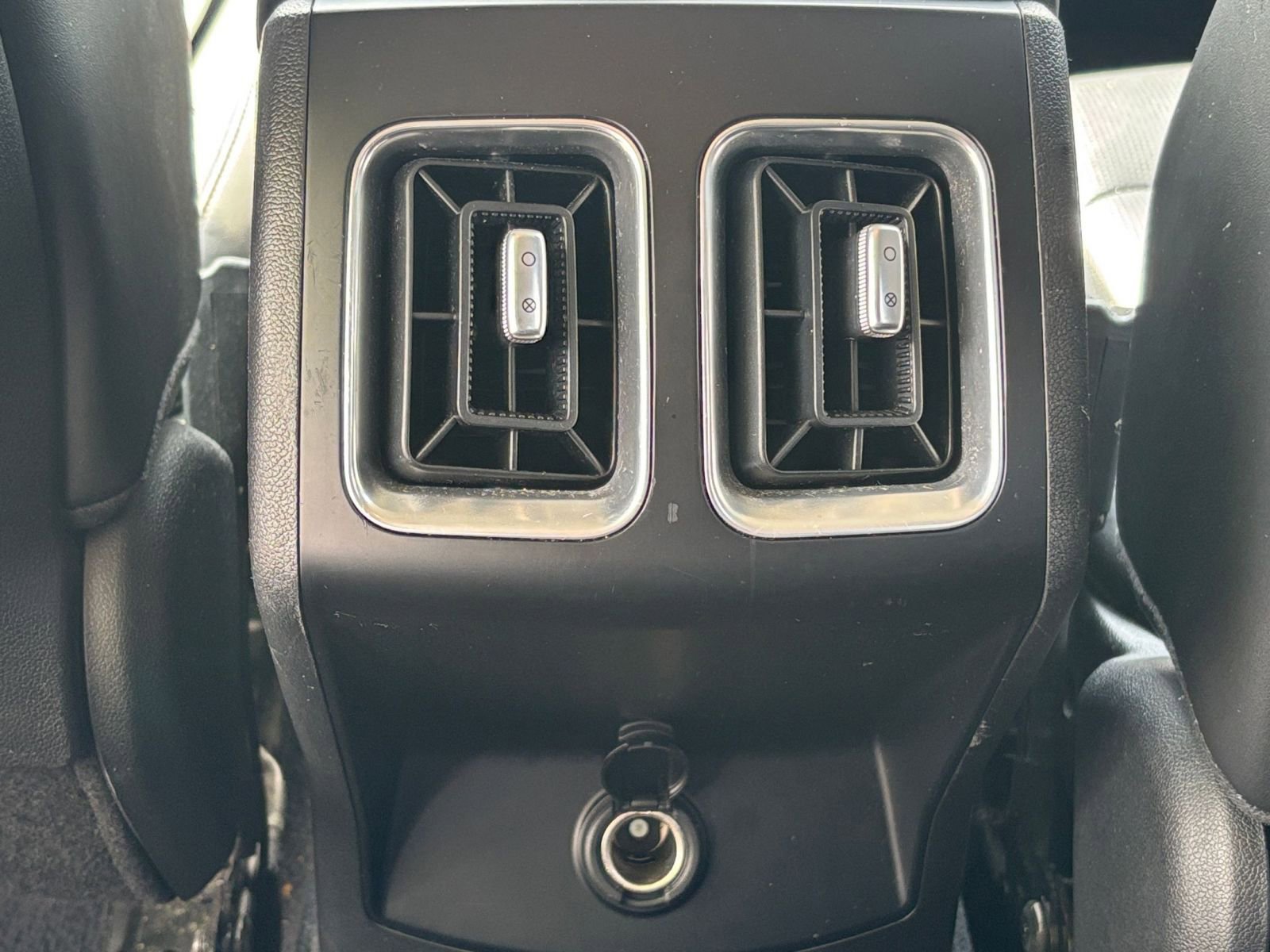 Used 2024 Kia Sorento S image 23