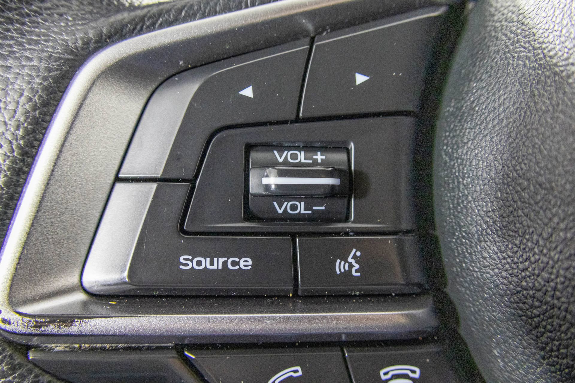 Used 2021 Subaru Ascent Premium w/ Convenience Package image 32