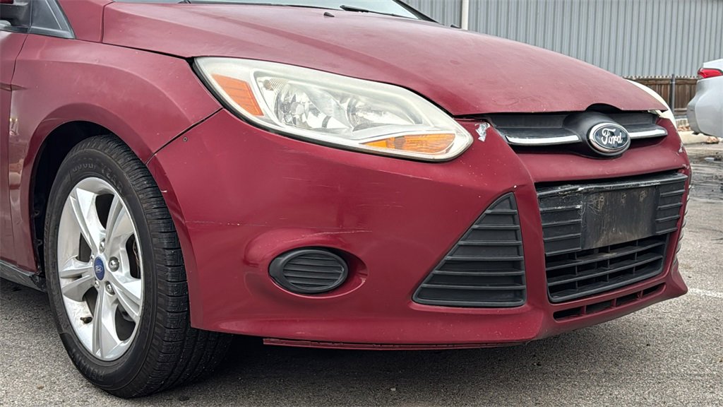 Used 2013 Ford Focus SE w/ SE Winter Pkg image 12