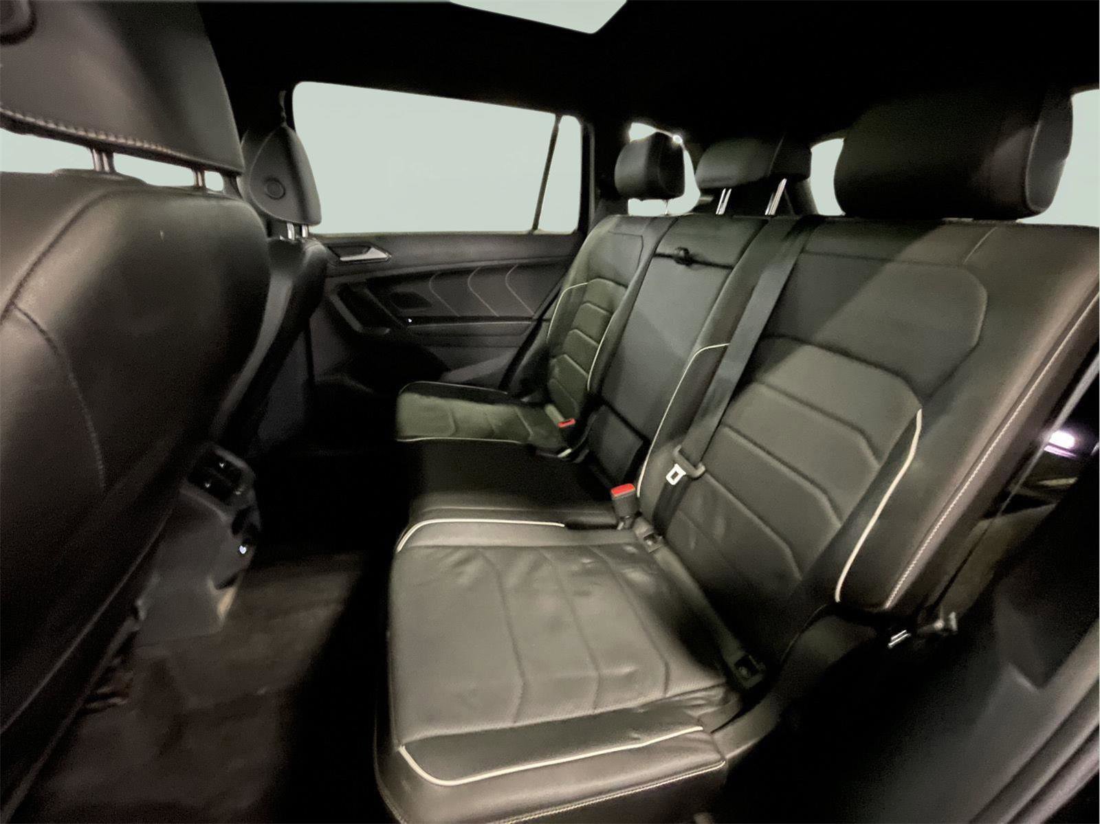 Used 2023 Volkswagen Tiguan SEL R-Line image 16