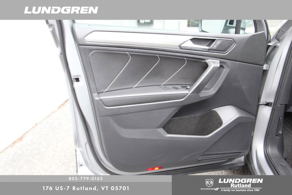 Used 2023 Volkswagen Tiguan SE w/ Panoramic Sunroof Package AWD/4WD image 23
