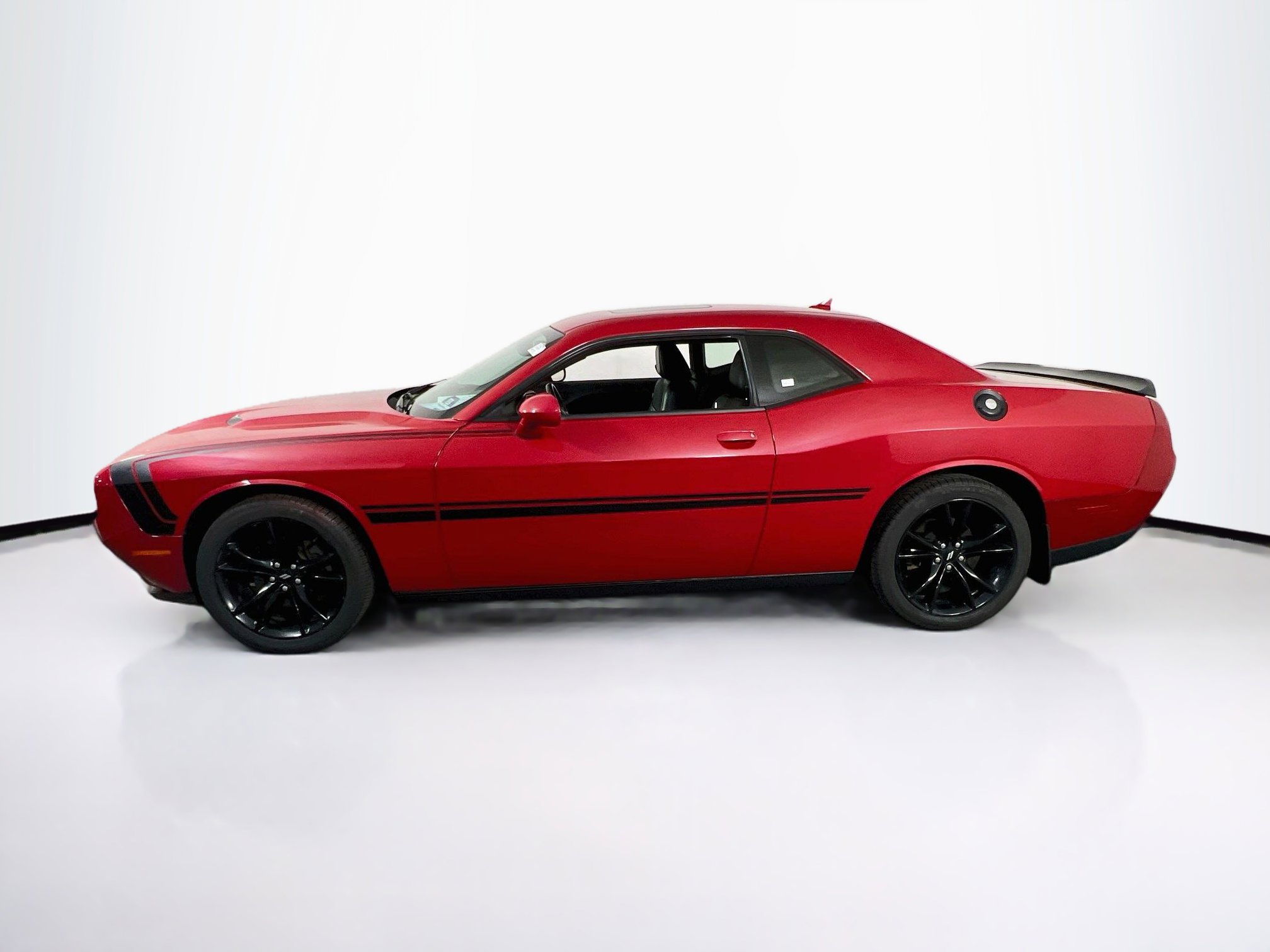 Used 2018 Dodge Challenger SXT Plus image 8