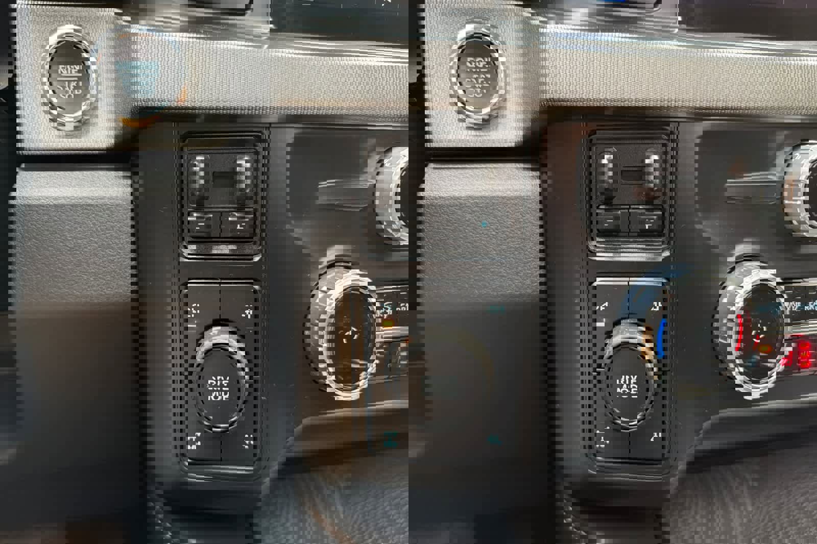 Used 2024 Ford F350 Platinum w/ FX4 Off-Road Package image 29