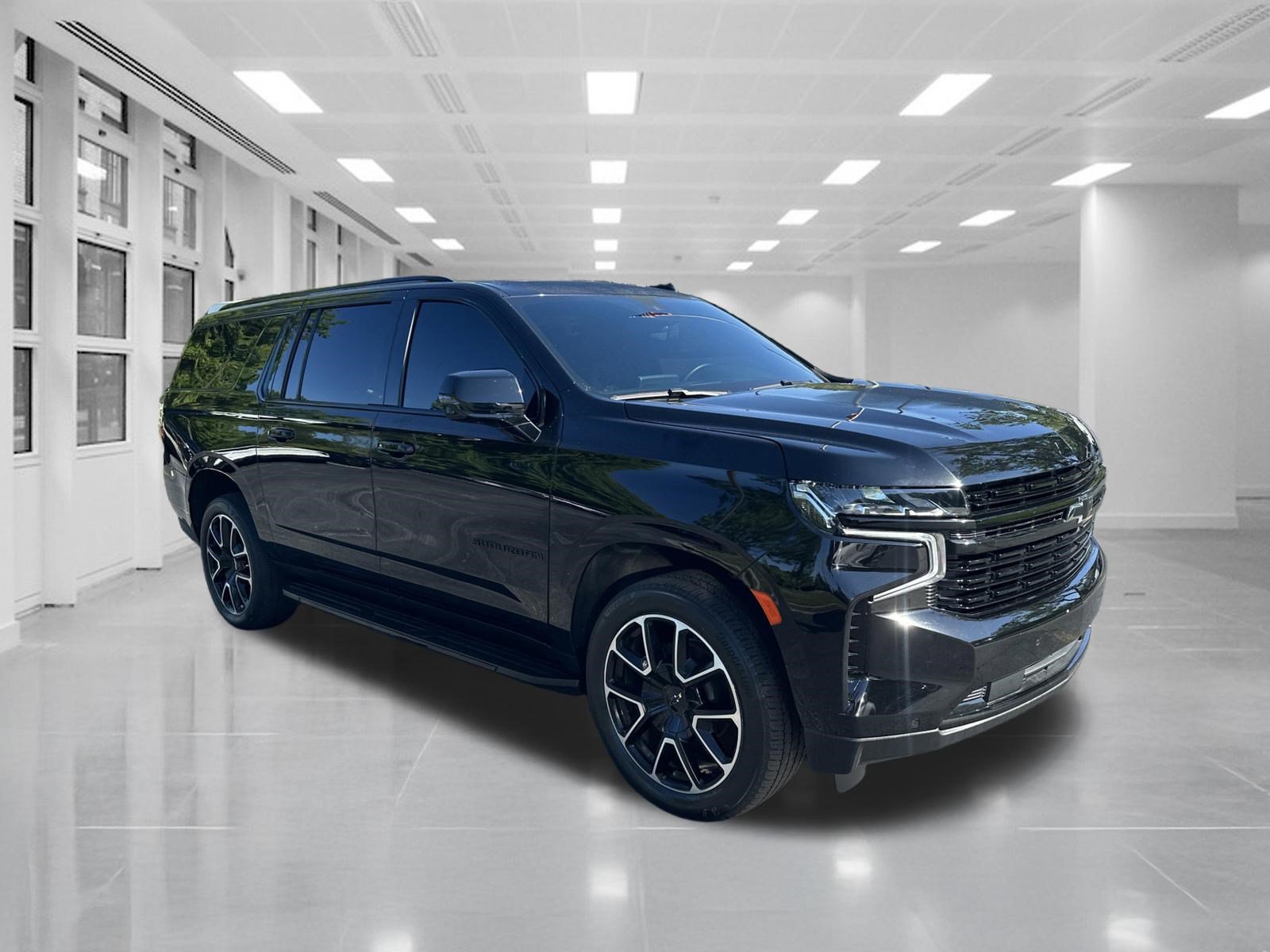 Used 2024 Chevrolet Suburban RST w/ Luxury Package AWD/4WD image 3