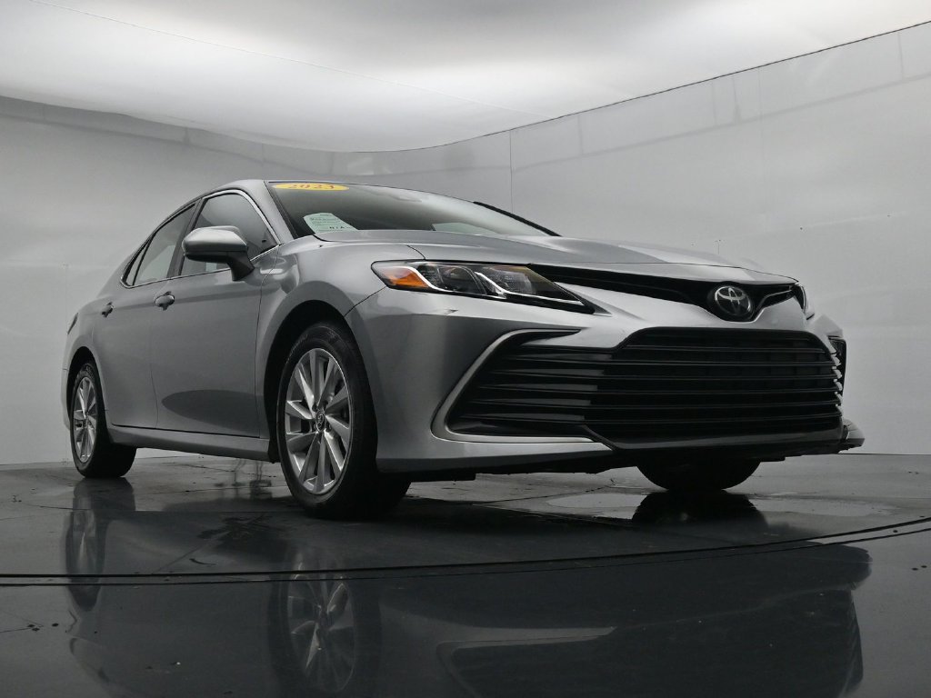Used 2023 Toyota Camry LE AWD/4WD image 33