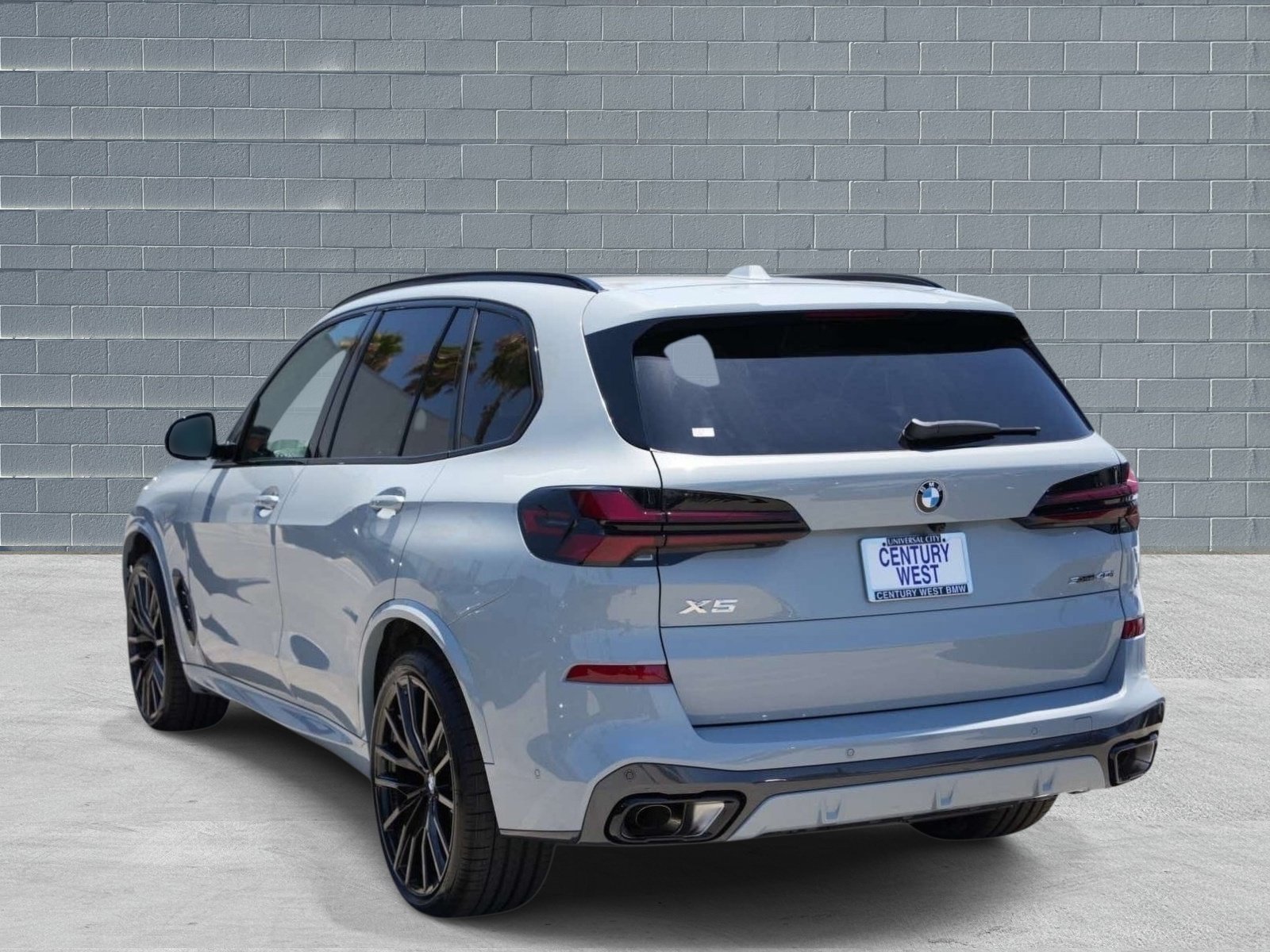 Used 2026 BMW X5 sDrive40i w/ M Sport Package RWD image 3
