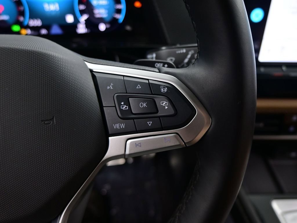 Used 2024 Volkswagen Atlas Cross Sport SEL R-Line image 19