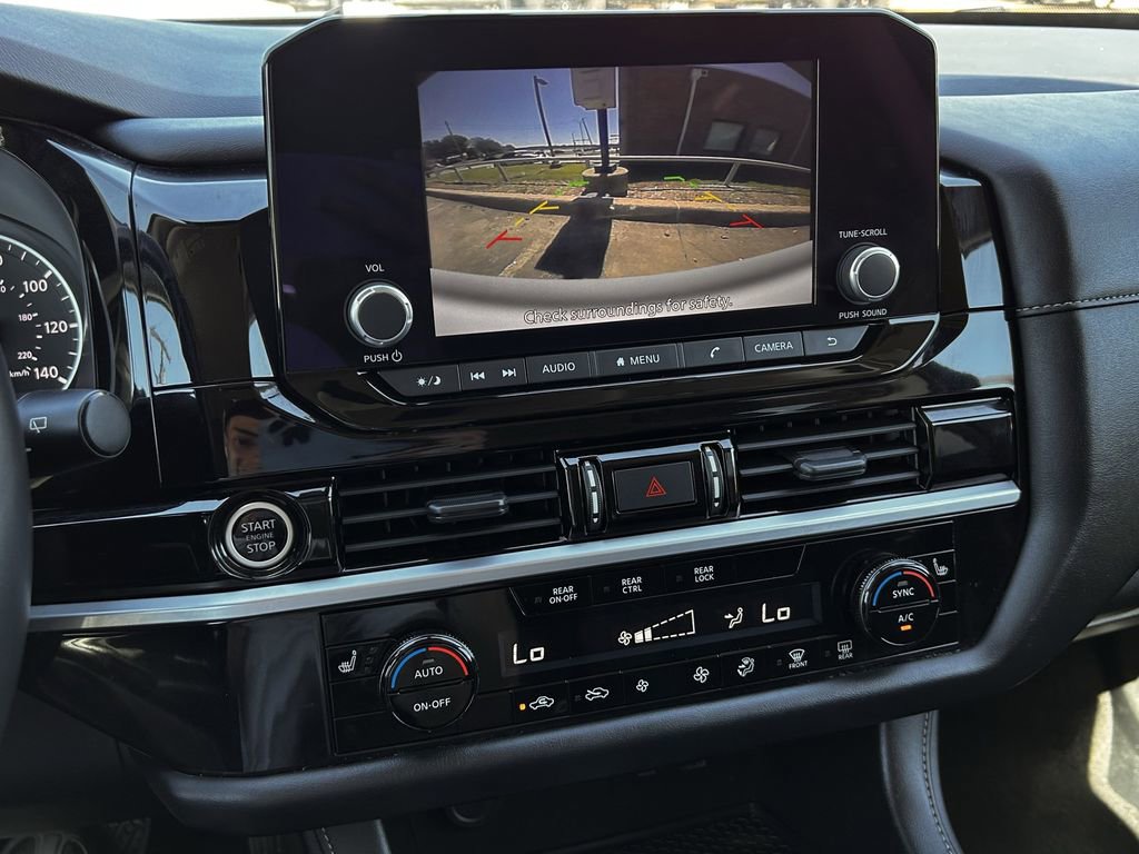 Used 2024 Nissan Pathfinder SV image 18