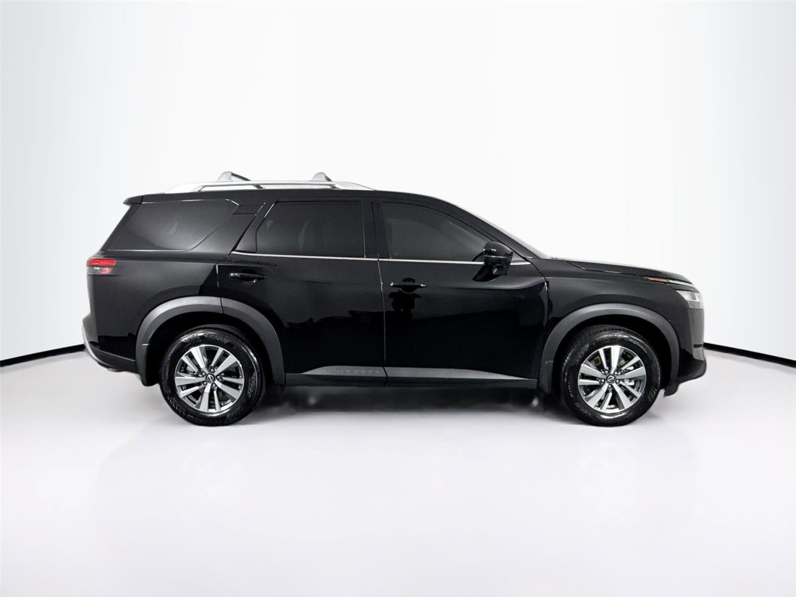 Used 2024 Nissan Pathfinder SL image 5