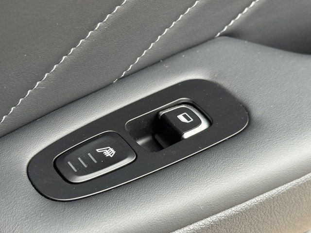 Used 2023 Kia Stinger GT2 image 29