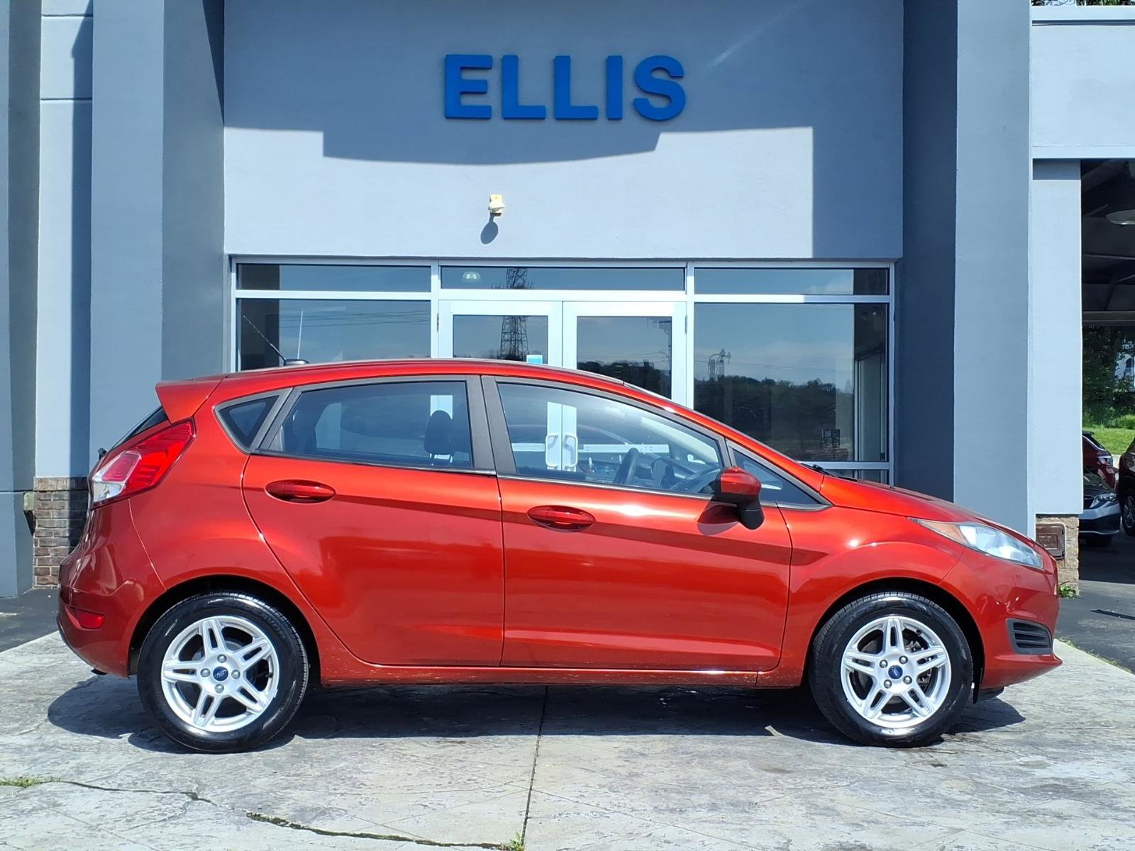 Used 2018 Ford Fiesta SE FWD image 2