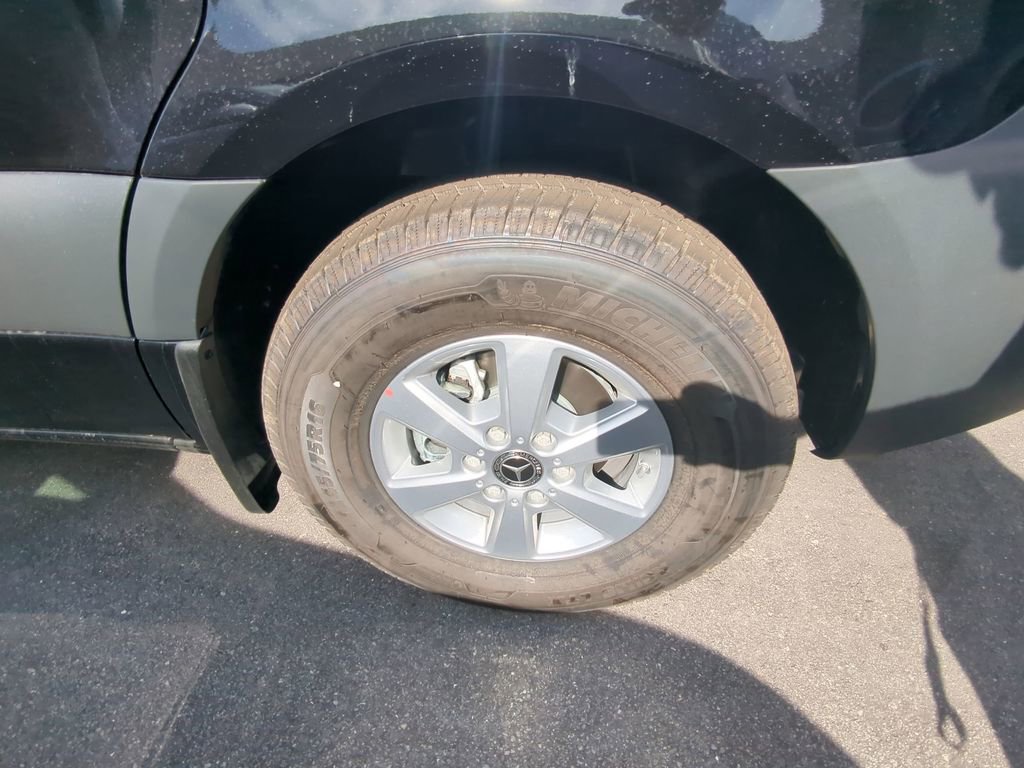 Used 2025 Mercedes-Benz Sprinter 2500 image 22